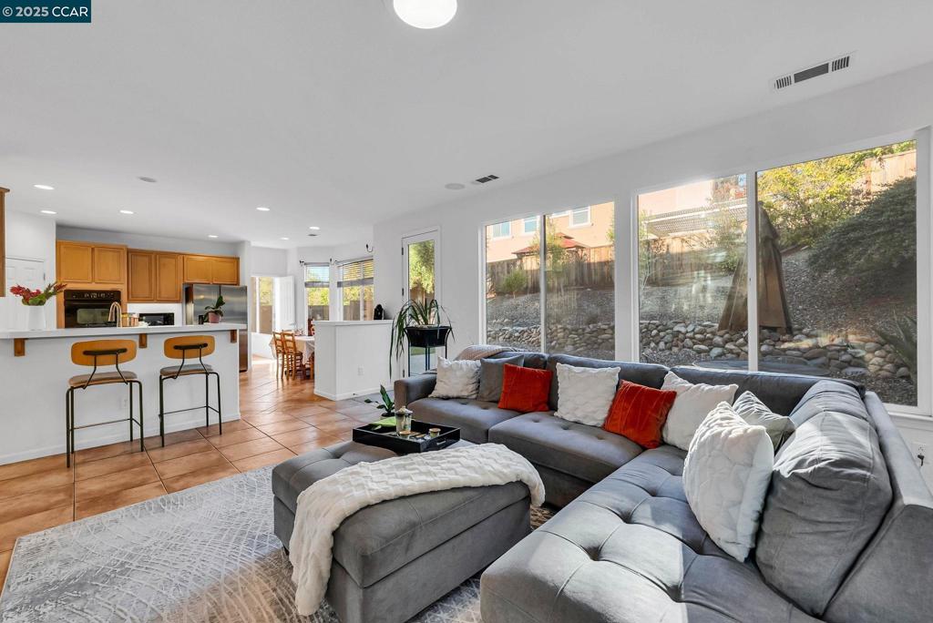 CRYSTAL RANCH - Residential