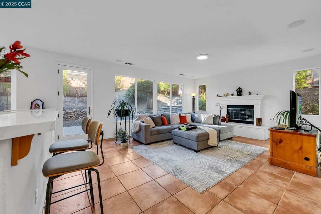 CRYSTAL RANCH - Residential