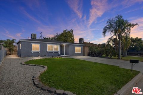 Photo of 505 Larry Street, Bakersfield, CA 93307 (MLS # 25607893)