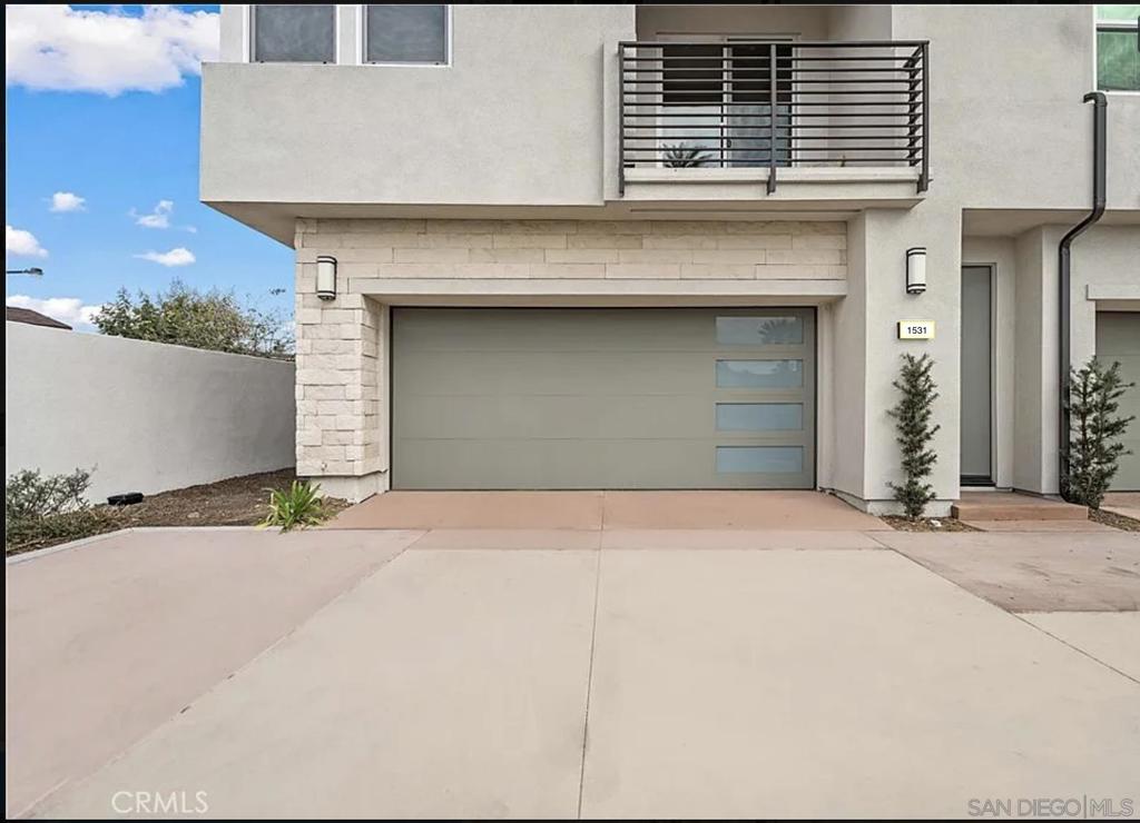 1531 W Bushell