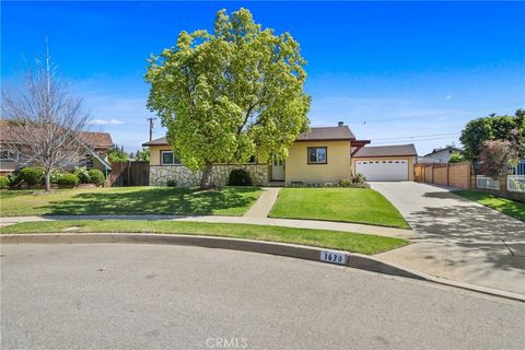 Photo of 1630 Suffolk Pl, Glendora, CA 91740 (MLS # CV26069163)