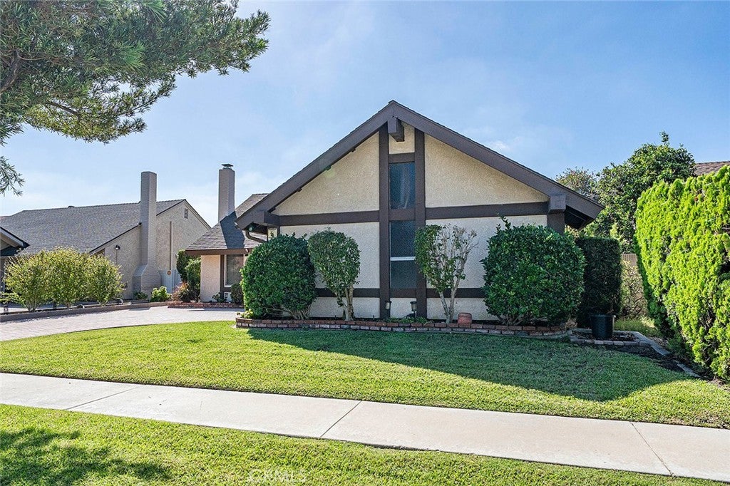 13434 Reva Circle