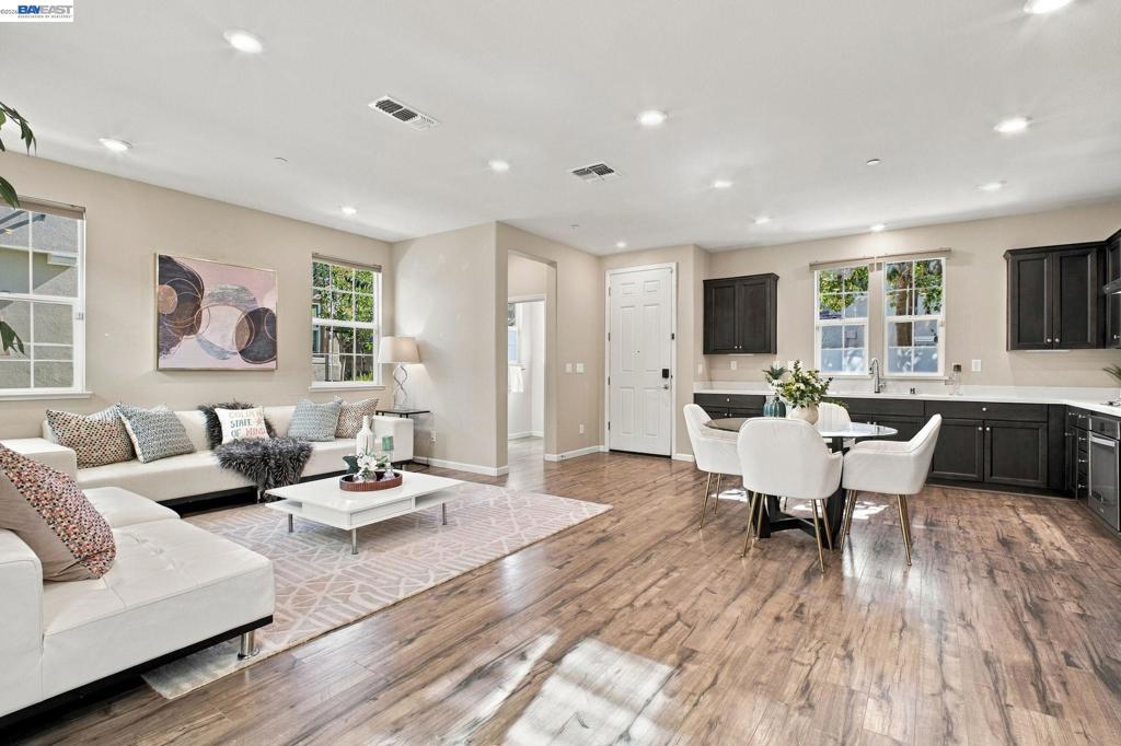 1519 Sylvia St