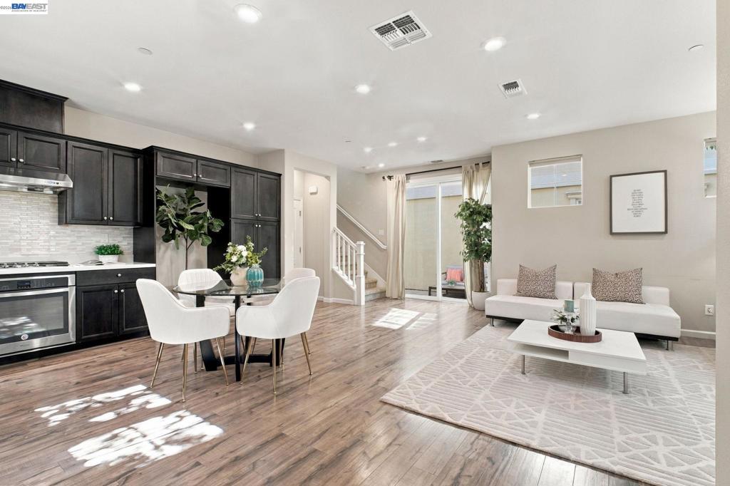 1519 Sylvia St