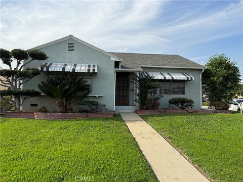 Photo of 2001 Fernbank Ave, Monterey Park, CA 91754 (MLS # WS25280411)