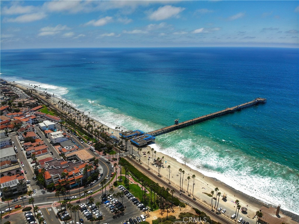 200 Avenida Monterey