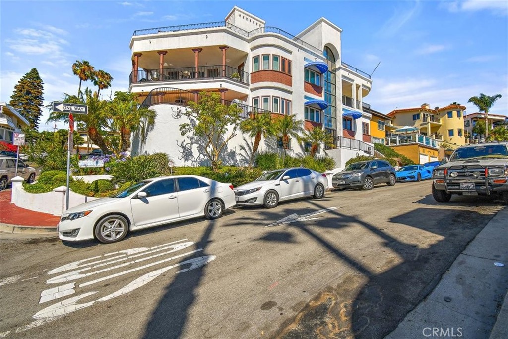 427 Avenida Santa Barbara B