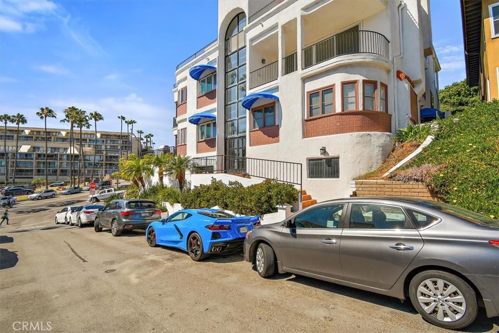 427 Avenida Santa Barbara B
