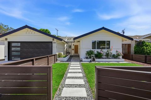 Photo of 3086 Taper Avenue, Santa Clara, CA 95051 (MLS # ML82044397)