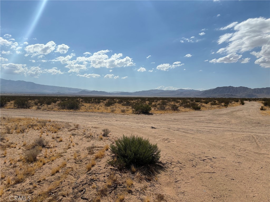 20-Acre Residential Land for Sale in Lucerne Valley – Zoned for Up to 14 Units – Near Big Bear Lake
Explore an exceptional opportunity to own 20 acres of residential-zoned land in the scenic and fast-growing community of Lucerne Valley, San Bernardino County. Perfect for developers, investors, or individuals looking to build a dream home or project near Big Bear Lake. This large parcel offers flat, buildable land with flexible zoning, allowing 1–14 units (UTS) and conditional uses like churches or manufactured homes.
Property Highlights:
• Lot Size: 20 Acres | Level Grade | Easy Build
• Zoning: Residential (Ex HPC/MHM – Max 14 UTS)
• Access: Corner of Fairlane Rd & Saxton Rd (Unpaved Road)
• Location: Minutes from Highway 18 and close to Big Bear Lake, schools, and amenities
• Utilities: Nearby – Buyer to verify
• Land Use: Single-family homes, manufactured housing, church, or other permitted uses
• District: Big Bear Lake Area | High Desert Region
Whether you're planning a private compound, a multi-unit development, or a long-term investment in a growing region, this parcel offers both location and potential. Don’t miss your chance to develop in one of Southern California’s most promising areas.