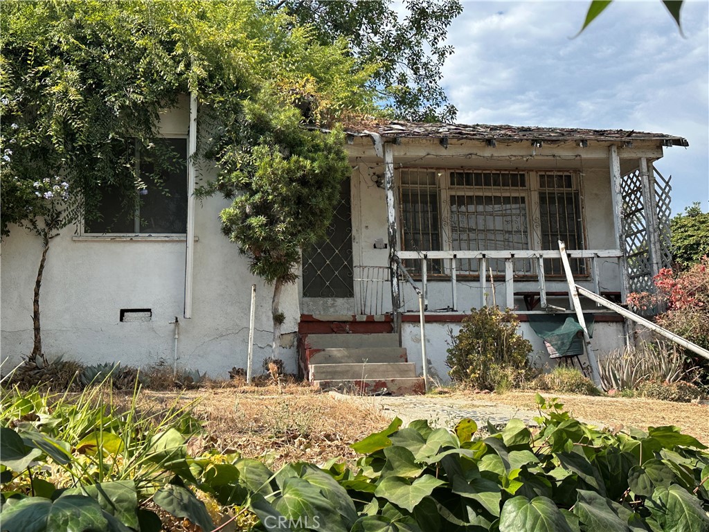 Unlock the Potential in Prime El Sereno! Nestled in one of Los Angeles’ most up-and-coming neighborhoods, this 2 bed, 1 bath fixer-upper is the perfect opportunity for investors, flippers, or buyers looking to build equity. Yes, it needs work—but the location and lot speak for themselves. Surrounded by beautifully restored homes, this diamond in the rough is waiting for someone with vision to bring it back to life. Whether you're planning a full renovation or a creative reimagining, the possibilities are endless. Close to Highland Park, Downtown LA, Cal State LA, and major freeways—this is your chance to grab a hidden gem in a neighborhood on the rise. Don’t miss out on this rare opportunity to create something special in El Sereno!