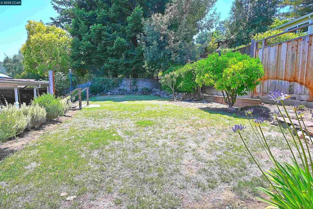 Martinez, California 94553, United States, 4 Bedrooms Bedrooms, ,3 BathroomsBathrooms,Residential,Active,170581