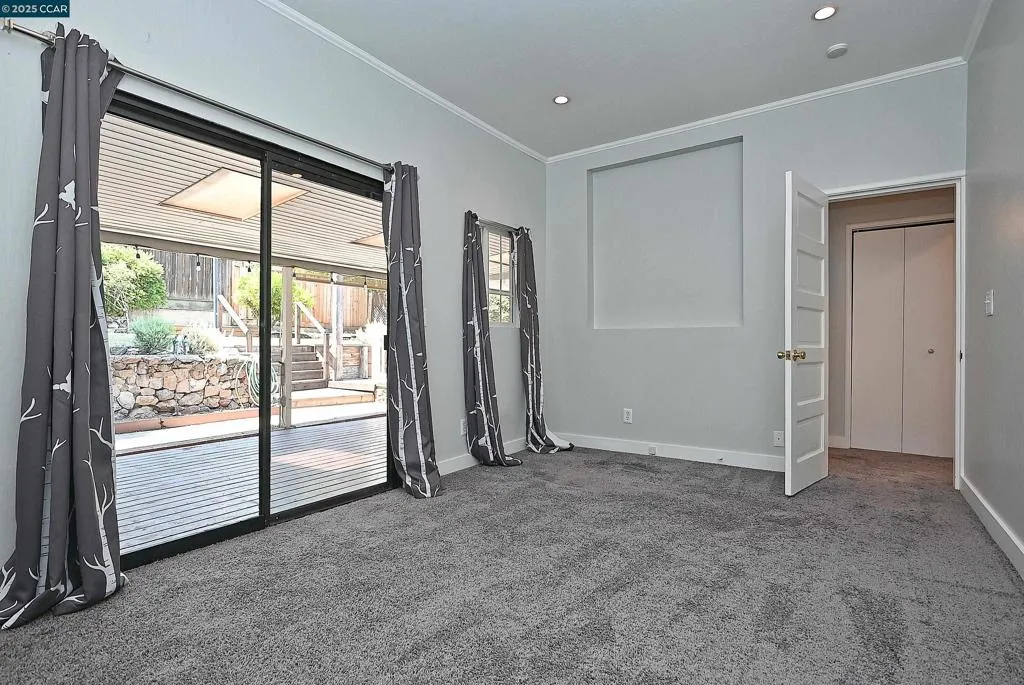 Martinez, California 94553, United States, 4 Bedrooms Bedrooms, ,3 BathroomsBathrooms,Residential,Active,170581