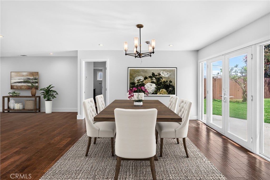 19352 Brookhurst