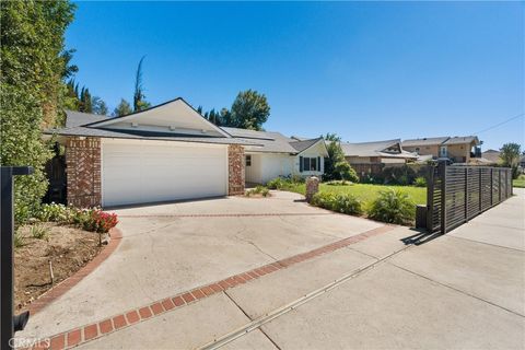 7916 Mason Avenue Winnetka CA 91306