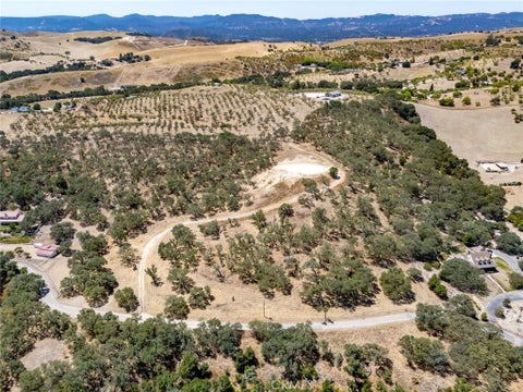 Photo of 835 Spring Creek Way WAY, Templeton, CA 93465 (MLS # SC26171781)