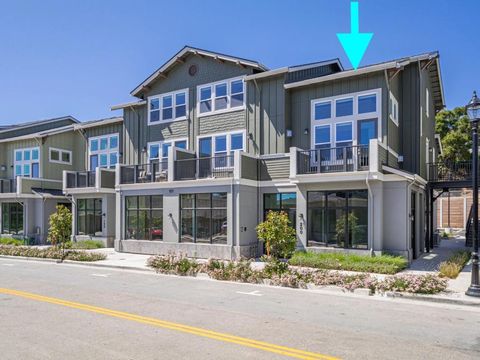 Photo of 121 Aptos Village Way #4, Aptos, CA 95003 (MLS # ML82045893)