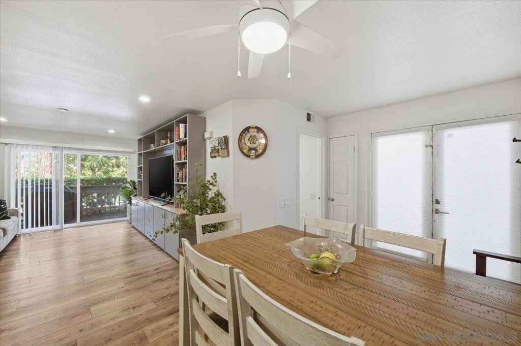 1564 Tanglewood Ln. Ln 18, Escondido CA 92029