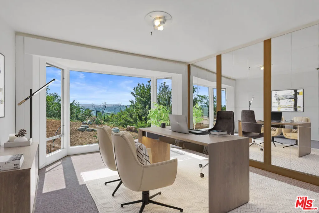 Beverly Hills, California 90210, United States, 5 Bedrooms Bedrooms, ,7 BathroomsBathrooms,Residential,Active,222620