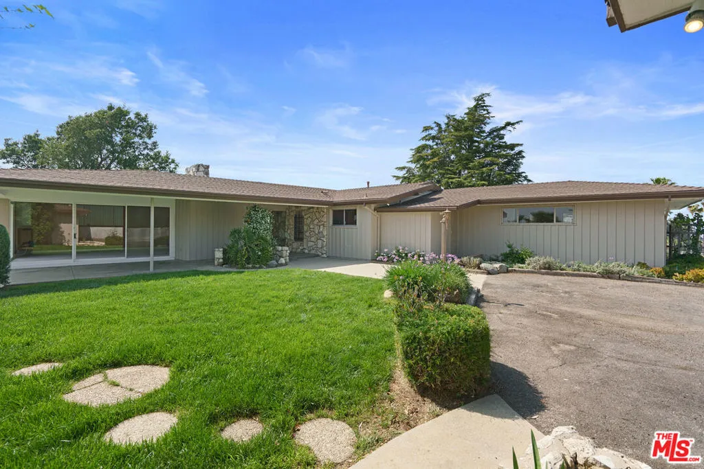 Beverly Hills, California 90210, United States, 5 Bedrooms Bedrooms, ,7 BathroomsBathrooms,Residential,Active,222620