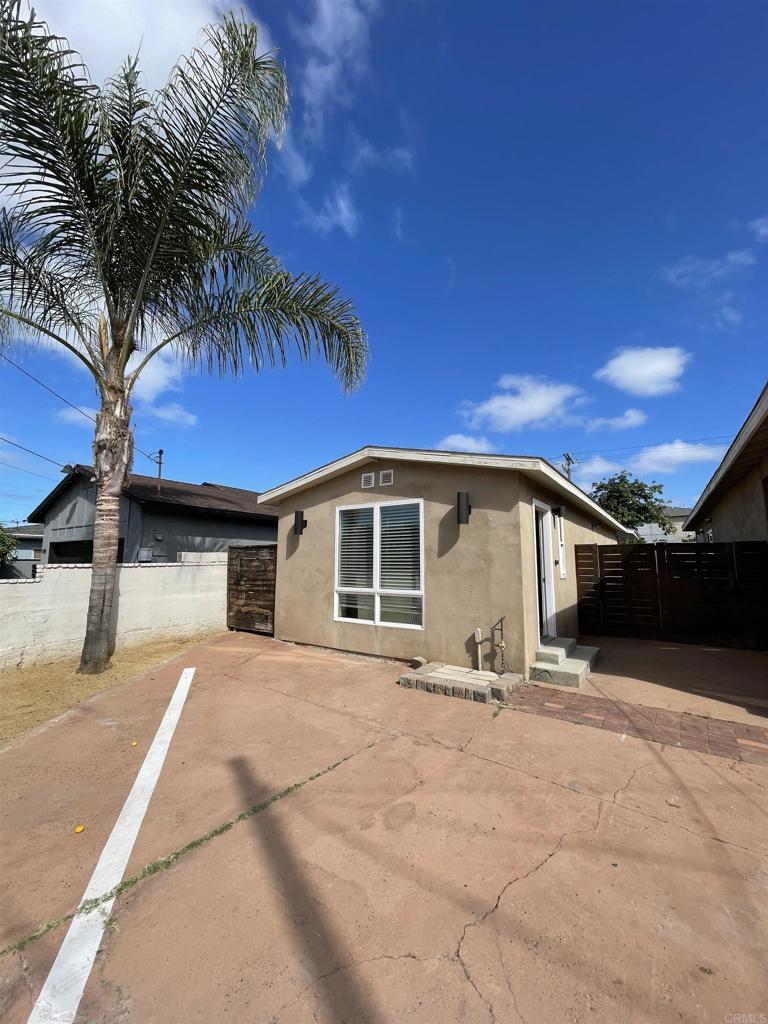 AVAILABLE NOW REMODELED 1B & 1B in CHULA VISTA WITH YARD FOR PETS IN UNIT WASHER & DRYER, REMODELED KITCHEN, DOUBLE CLOSET. SCHEDULE TOUR WON'T LAST CONTACT: (619)321-7344