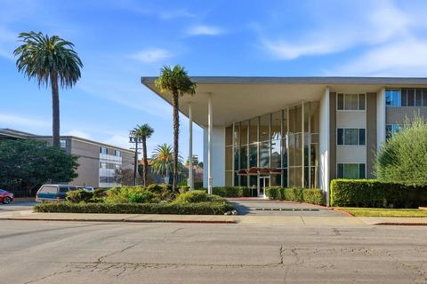 Photo of 200 Elm Street #112, San Mateo, CA 94401 (MLS # ML82033911)