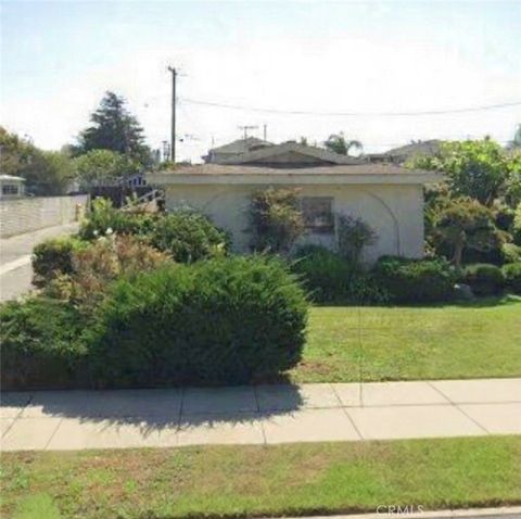 Photo of 12308 Mitchell Ave, Los Angeles, CA 90066 (MLS # DW26038763)