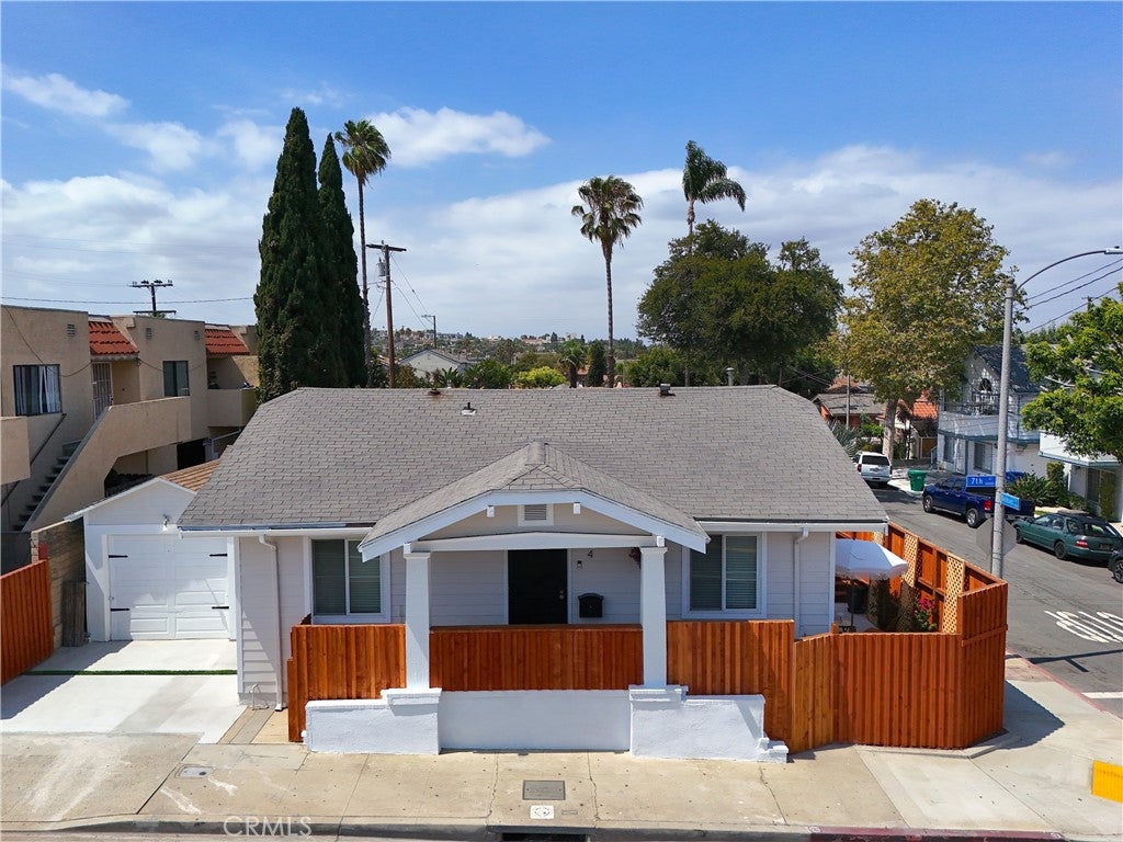 4037 E 7th Street, Long Beach CA 90804