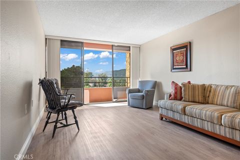 Photo of 24055 W Paseo Del Lago #753, Laguna Woods, CA 92637 (MLS # OC25154630)