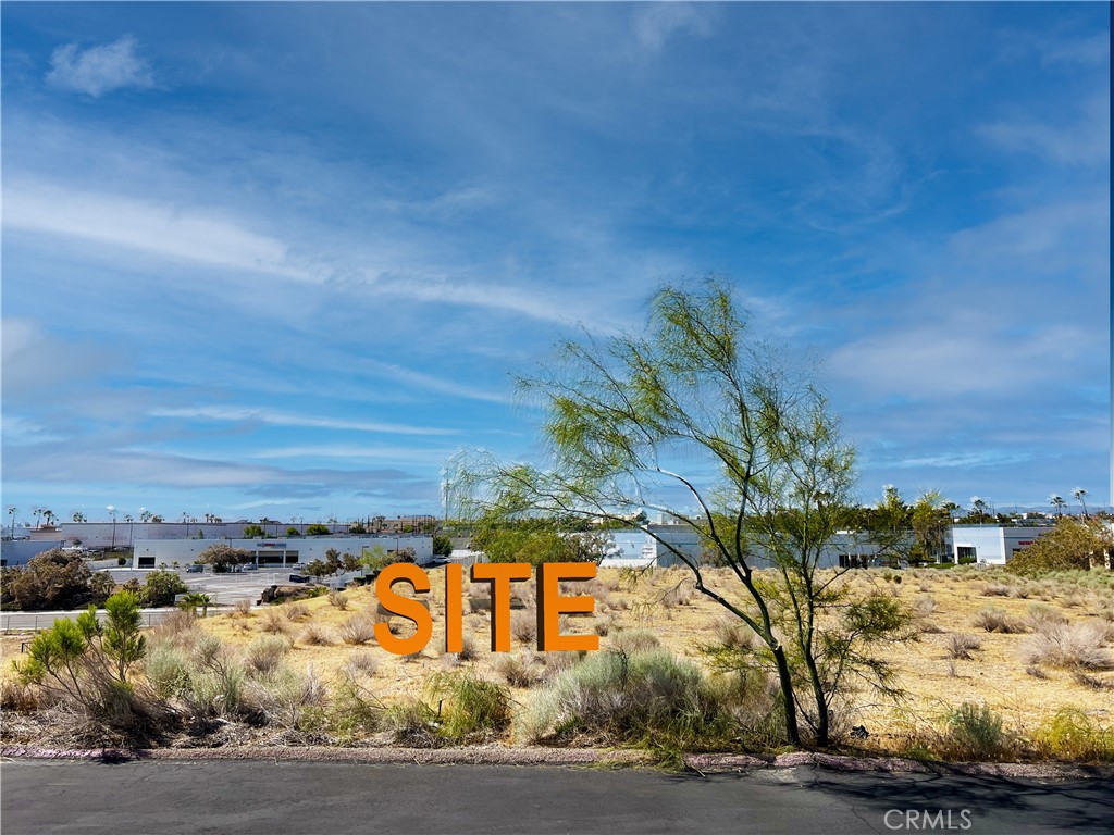 ±1.39 acre vacant land building pad of commercial zoning which is well poised for immediate development within a professional / medical campus development area. This parcel represents the last remaining vacant land parcel within the development. Perched high above Silica Dr with an increased elevation that will provide its future building unmatched identity and visibility. Just over 400 feet east of the signalized intersection at Hesperia Rd & Silica Dr. Very much the center of the High Desert Region, the immediate surrounding vicinity has transformed itself into a hub for medical office and service providers. Previously entitled for a ±14,377sqft medical / professional office building.