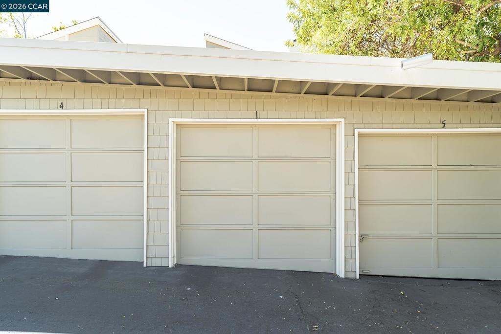 1065 Wesley Ct 1