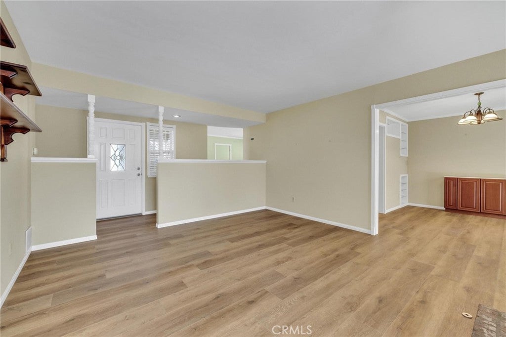 2212 Hartford