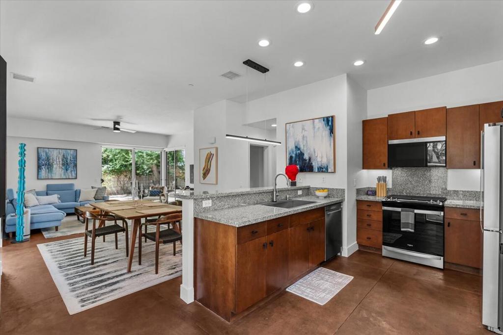 252 Breeze Loop