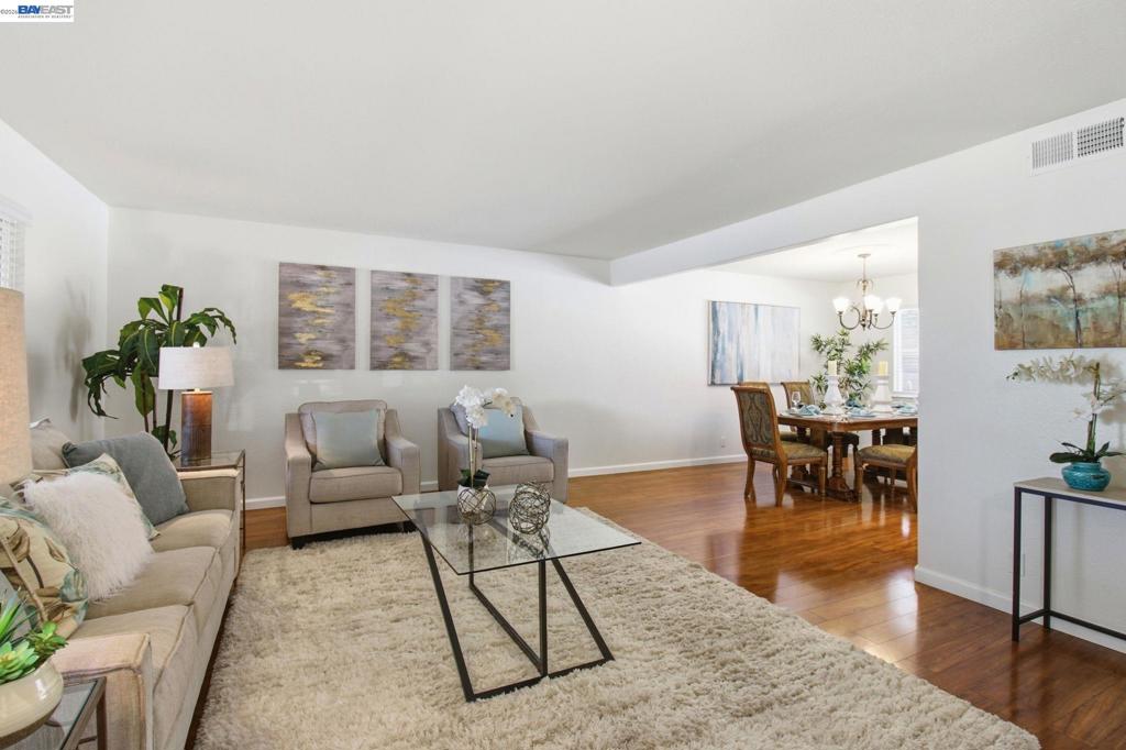 2867 Winthrop Ave.