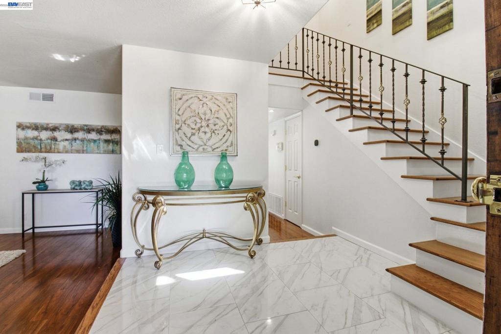 2867 Winthrop Ave.