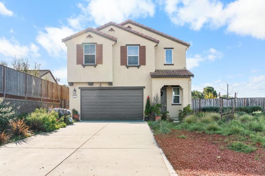 Welcome to this charming home located in the city of Hollister. Boasting a generous 1,968 square feet of living space, this residence offers three comfortable bedrooms and two full bathrooms. The heart of the home is the well-equipped kitchen, featuring a gas cooktop, granite countertops, and a dishwasher, perfect for culinary enthusiasts. The open-concept kitchen/family room combo is ideal for family gatherings and everyday living.  Additional amenities include a walk-in closet for ample storage solutions. The upper floor laundry provides added convenience. The home is fitted with central AC and central forced air heating, ensuring year-round comfort.  Situated on a minimum lot size of 8,150 square feet, the property offers abundant outdoor space. The home falls within the Hollister School District, providing educational opportunities for elementary level students. With a two-car garage, this property is a perfect blend of comfort and functionality, ready for you to call it home.