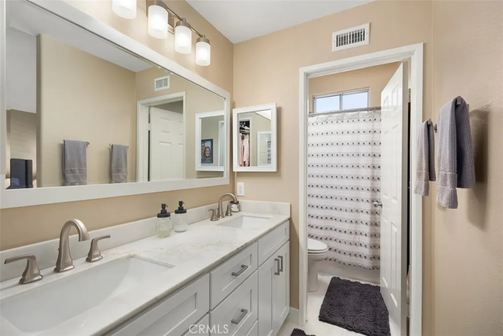 Aliso Viejo, California 92656, United States, 3 Bedrooms Bedrooms, ,3 BathroomsBathrooms,Residential,Active,244502