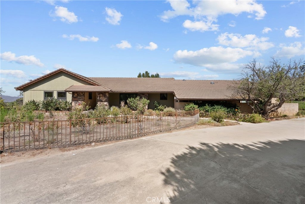 2425 Duval Road