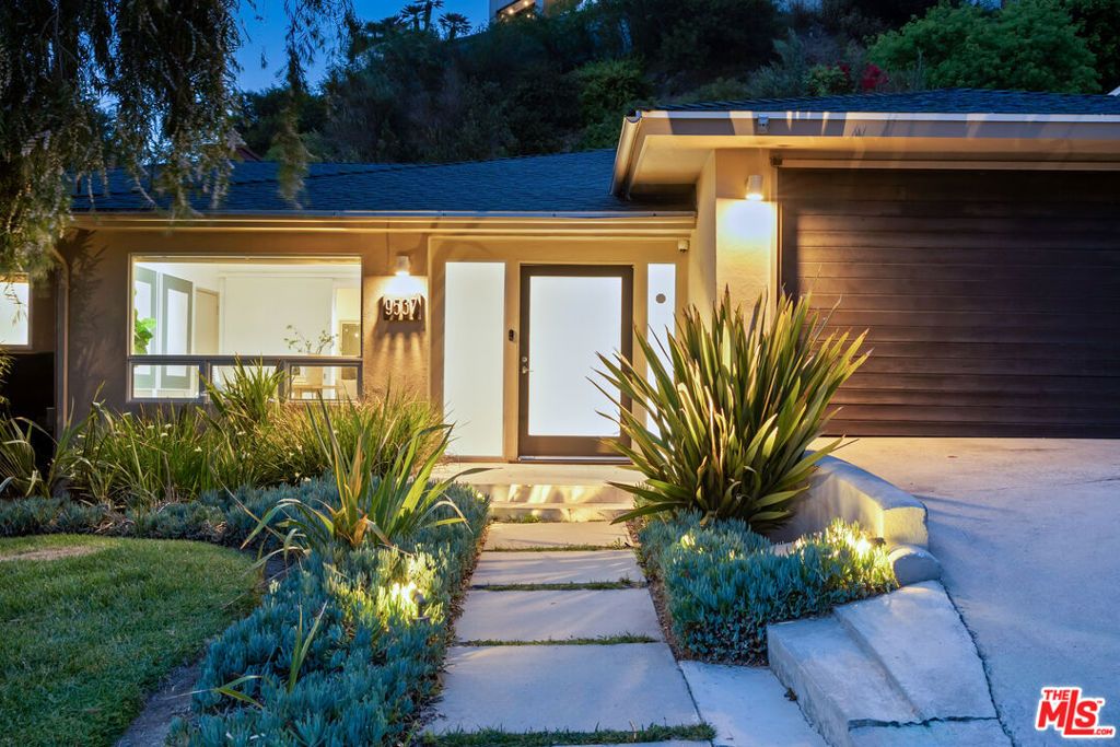 Photo of 9537 Dalegrove Drive, Beverly Hills, CA 90210 (MLS # 26696927)
