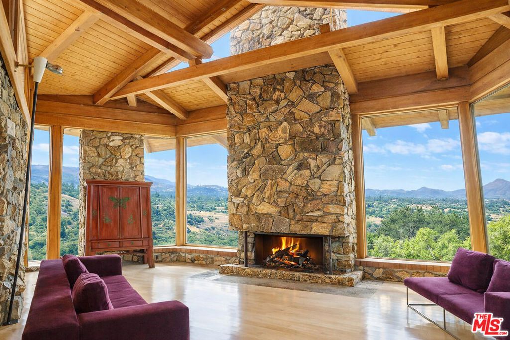 Photo of 1926 Calle Yucca, Thousand Oaks, CA 91360 (MLS # 26655205)