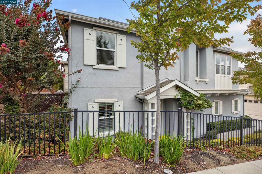516 Falling Star Dr