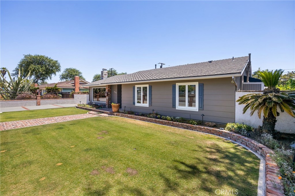 1536 E Commonwealth E