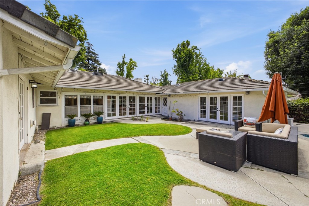 2407 Greenfield