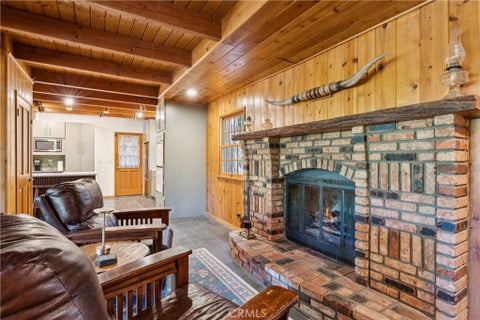 Photo of 425 Golf Course Way, Lake Arrowhead, CA 92352 (MLS # IG26205240)