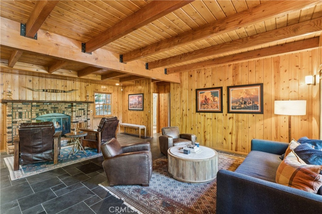 425 Golf Course Way