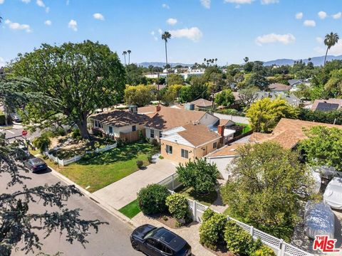 Photo of 12023 Collins Street, Valley Village, CA 91607 (MLS # 26789195)