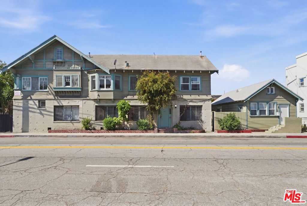 49 Wavecrest Avenue