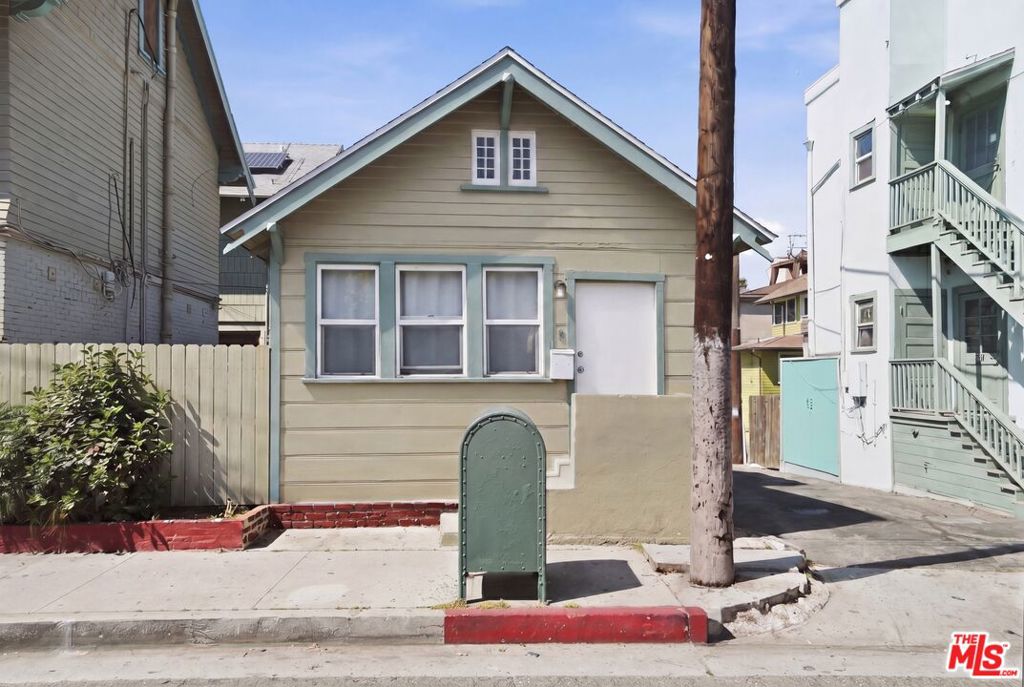 49 Wavecrest Avenue