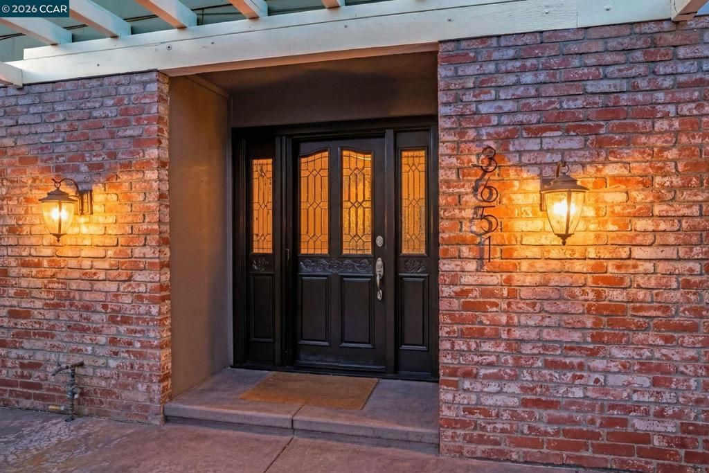 Photo of 3651 Perada Dr Dr, Walnut Creek, CA 94598 (MLS # 41129689)