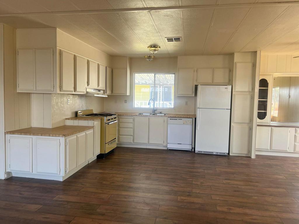 Skys Haven - Manufactured In Park